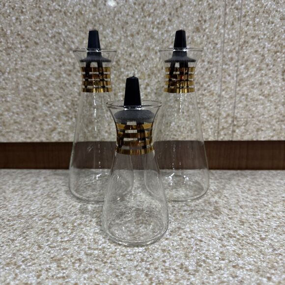 Pyrex Oil & Vinegar Cruets Salt & Pepper Shakers Gold Bands 3pc Set MCM Atomic - Picture 1 of 8
